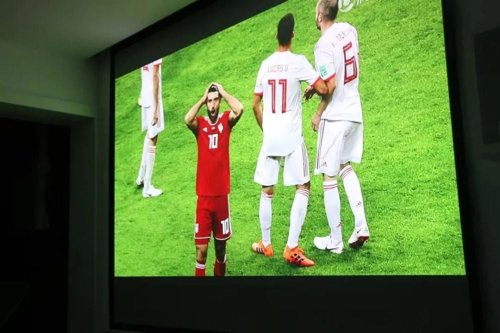 Enjoy the World Cup on projector