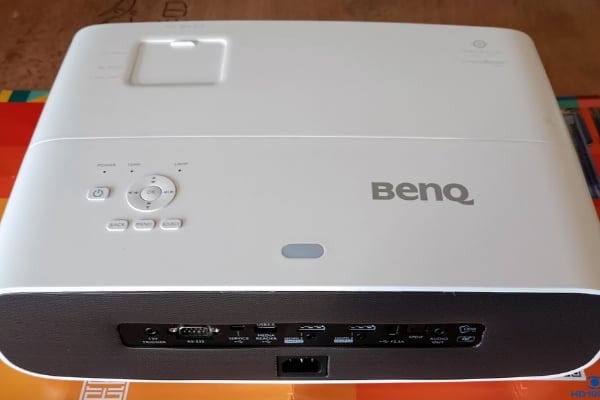 BenQ W2700