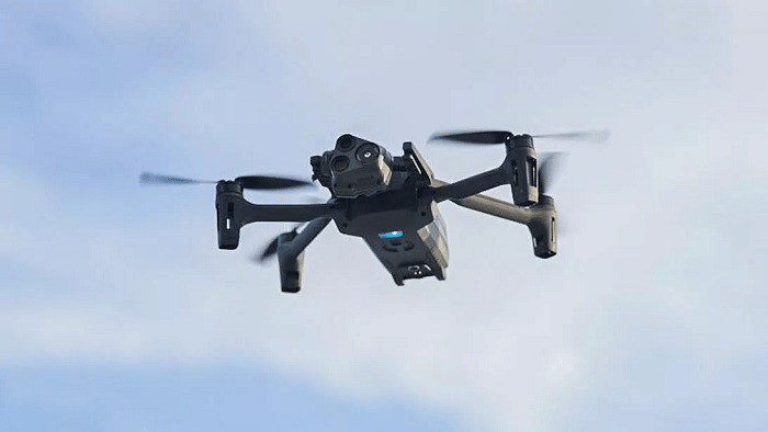 Anafi USA drone New 2020 with 32x zoom three-shot 