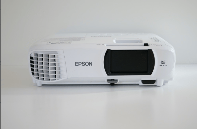 Epson HC1060 Projector Test and Review: bright image at a low price
