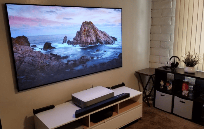 VAVA 4K Projector pros and cons: sammurize of 240 customer reviews 