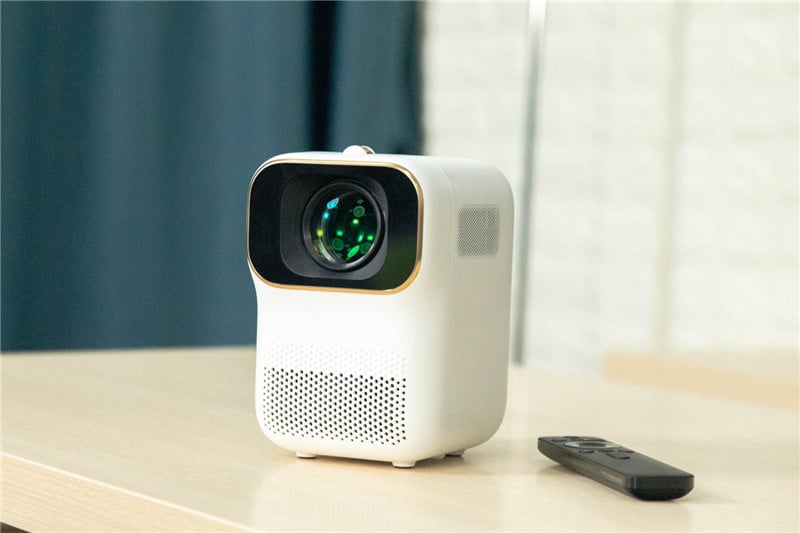 Emotn projector ?