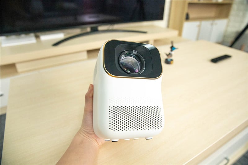 this is Emotn projector?
