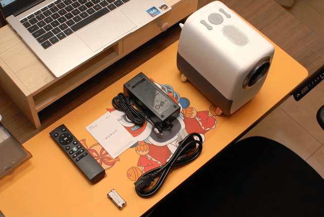 Togic Webox T1 projector