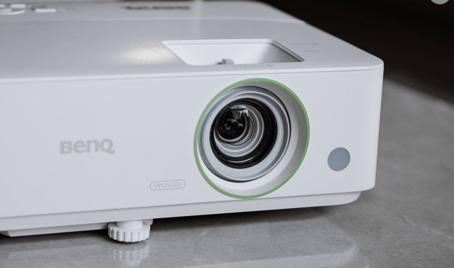 BenQ E592 Smart Projector Review