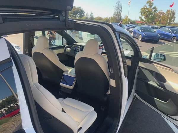 Tesla's new Model X with a new interior design