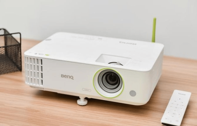 BenQ E582 Projector Review1.png