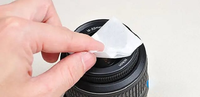 Clean the lens with paper.png