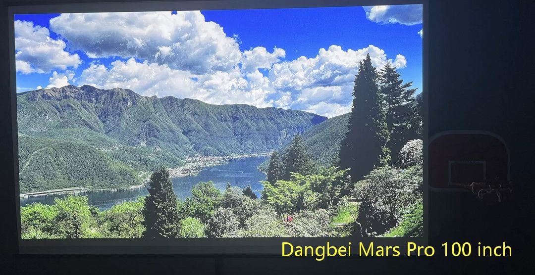 dangbei mars pro projected screen1.jpg
