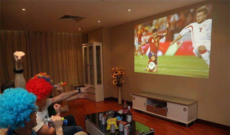 How is the effect of watching the World Cup with a projector.jpg
