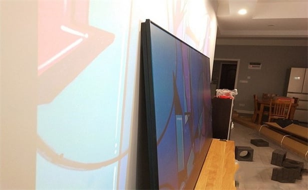 projector screen vs white wall (4).jpg