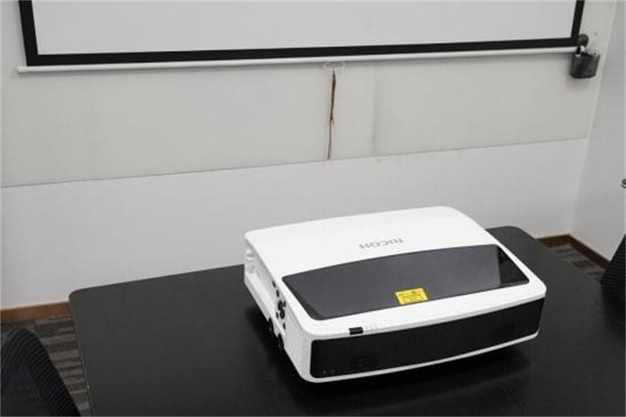 Ricoh PJ RW5500UST design.jpg